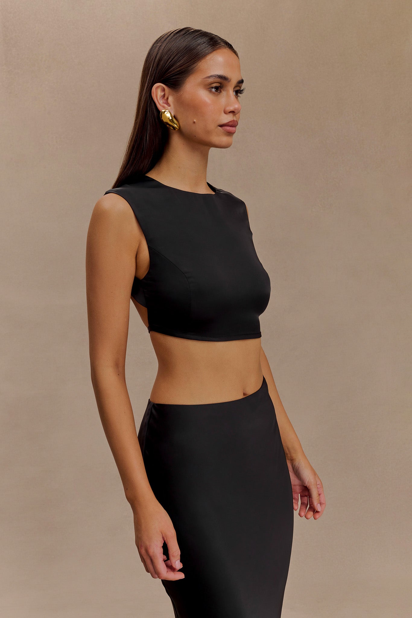 Levaru  Viviana Saten Kolsuz Crop Top - Siyah