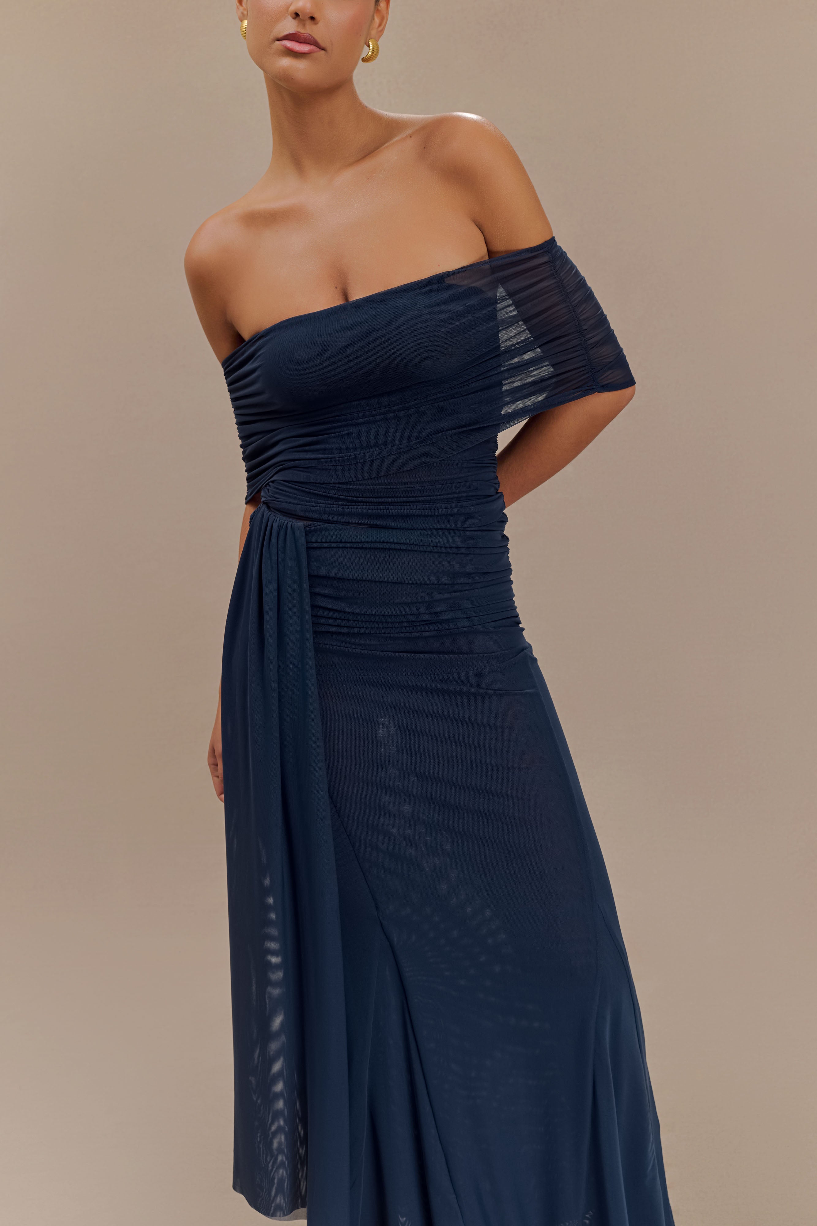 Levauro Arna Düşük Omuzlu File Crop Top - Gece Mavisi