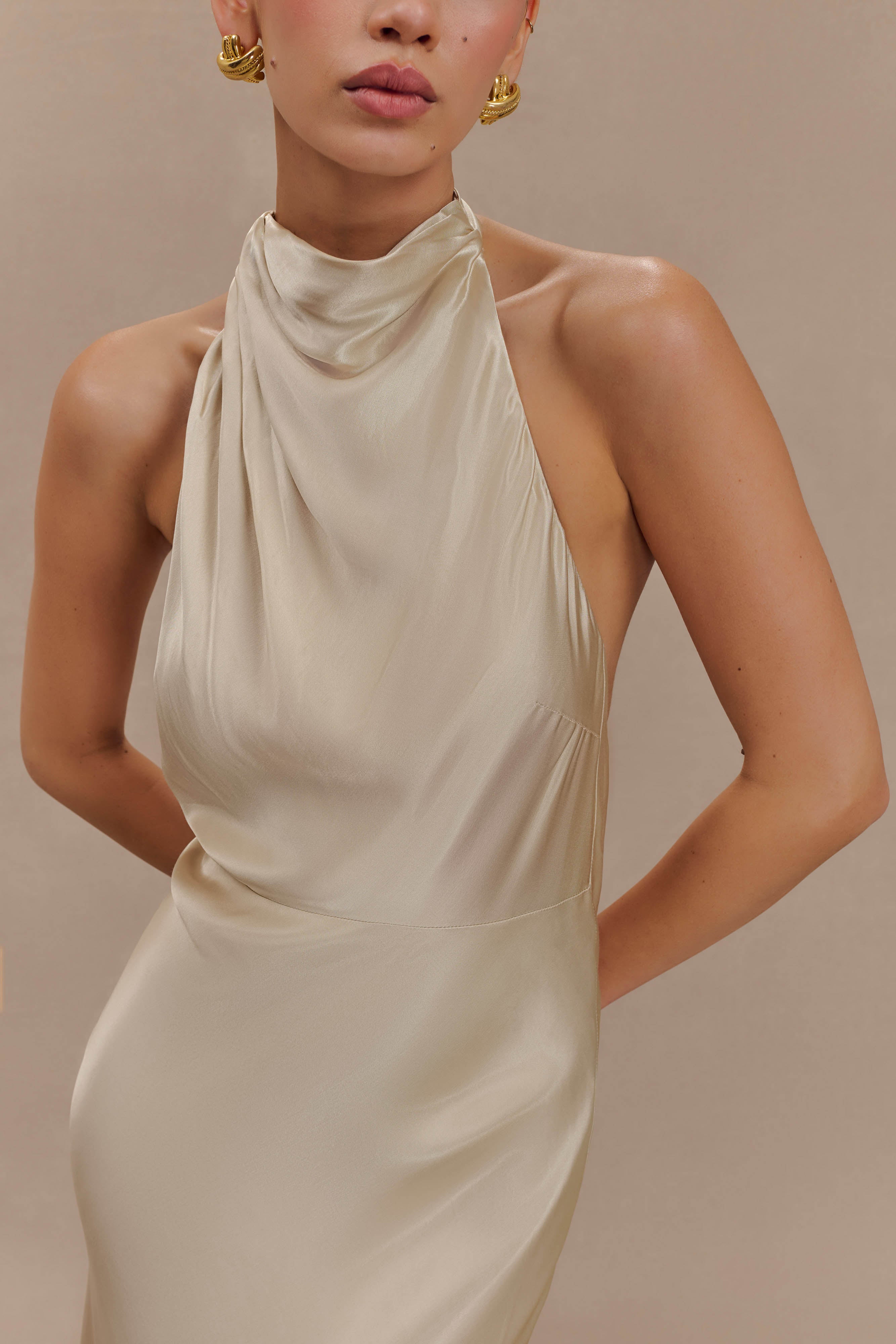 Levauro  Esther Yanardöner Saten Cowl Maxi Elbise - Altın