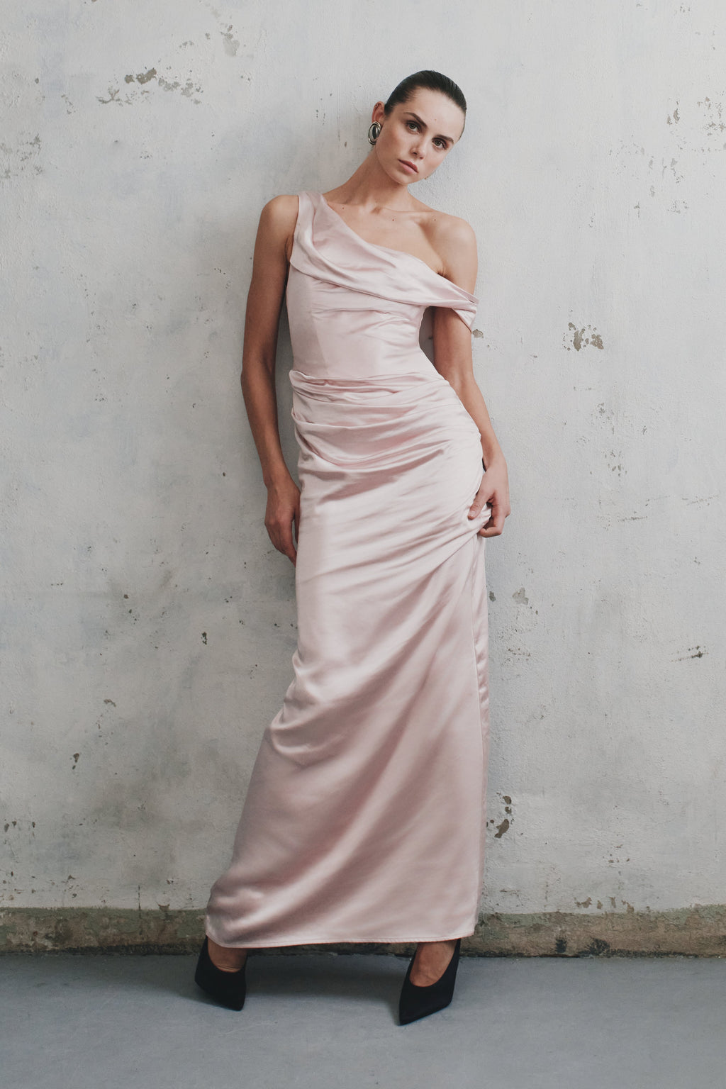 Levauro Dalia Düşük Omuzlu Saten Maxi Elbise - Soft Pembe