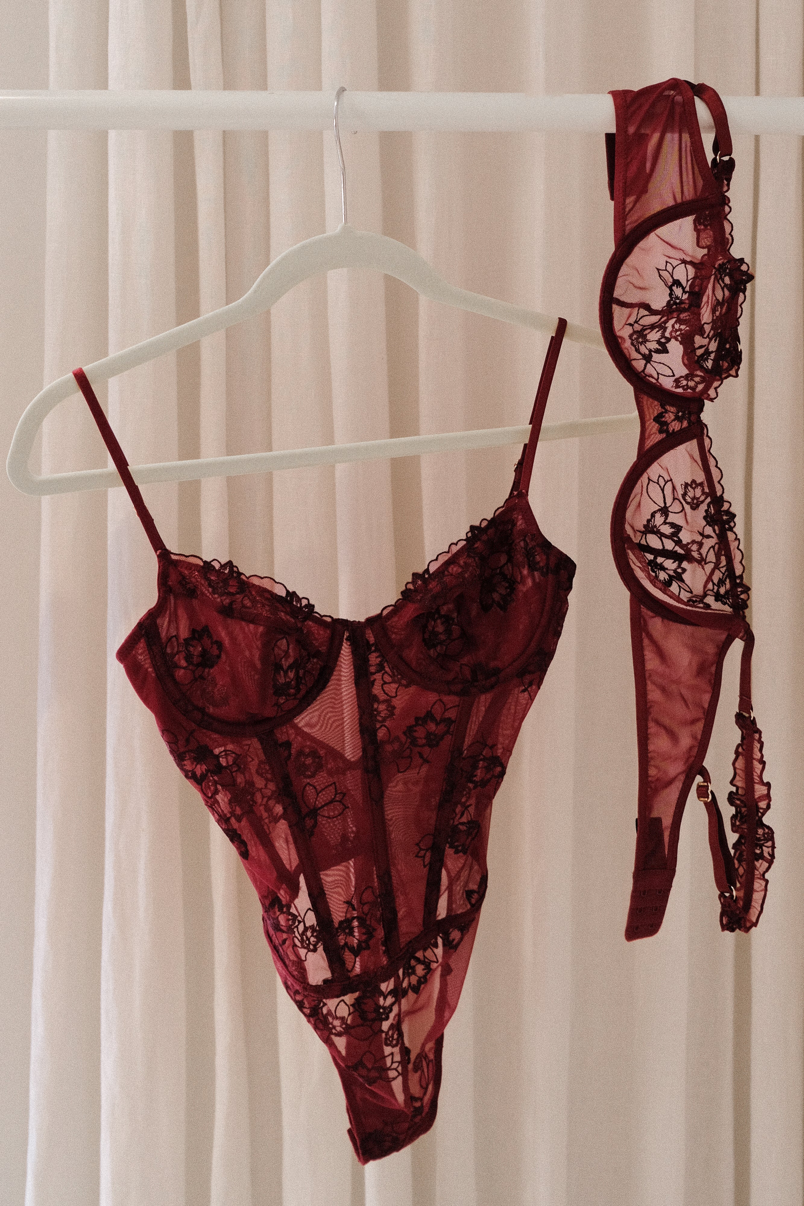 Levauro Annette Dantel Bodysuit - Mürdüm Çiçek