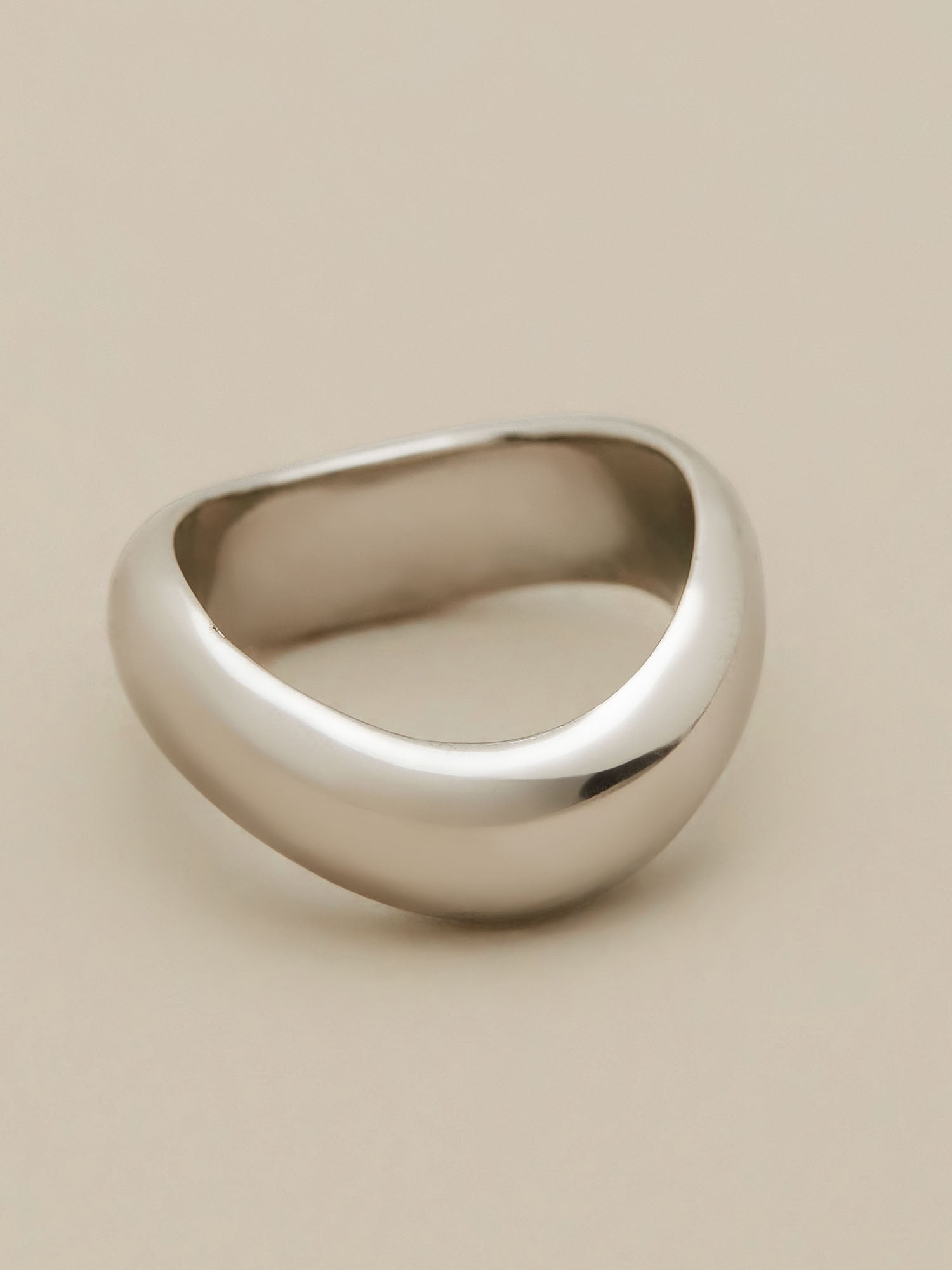 Levauro 18k Gold Simple Wave Ring