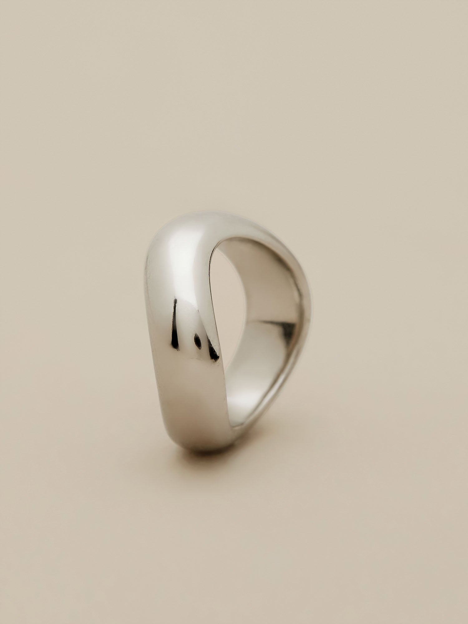 Levauro 18k Gold Simple Wave Ring