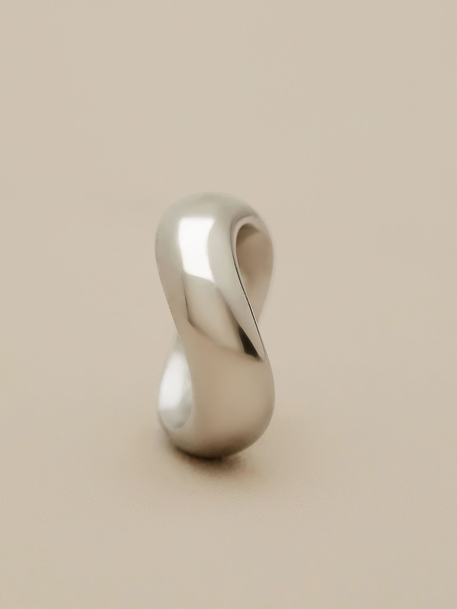 Levauro 18k Gold Simple Wave Ring