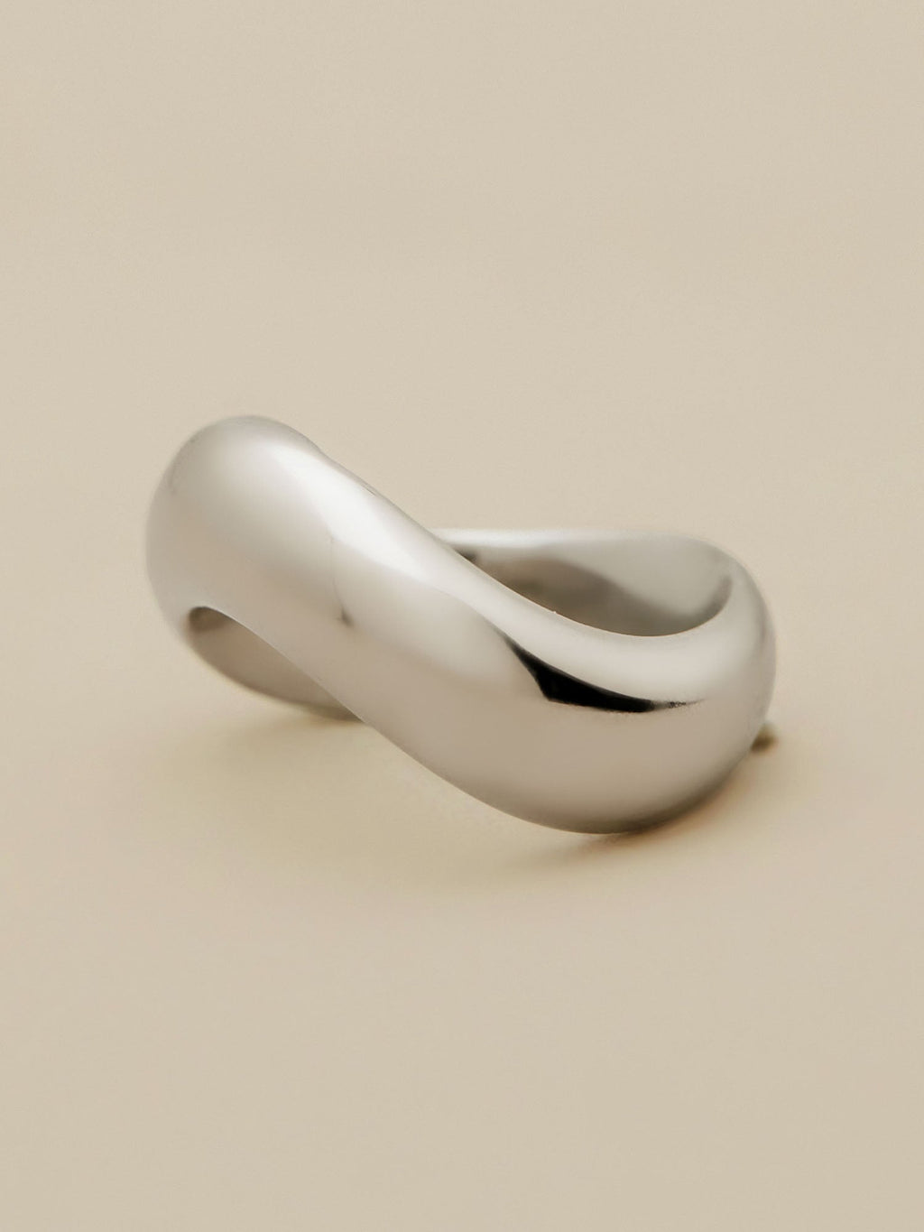 Levauro 18k Gold Simple Wave Ring