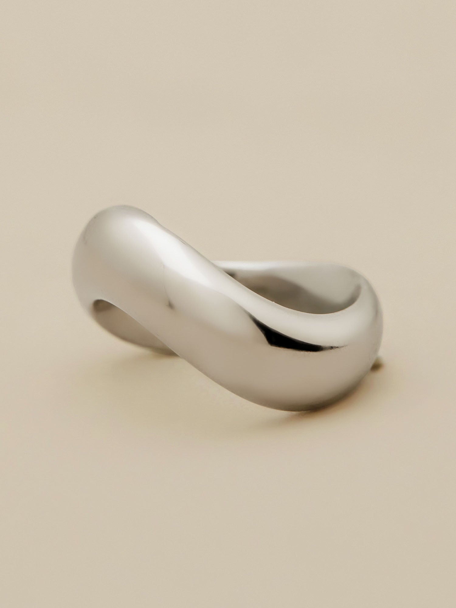 Levauro 18k Gold Simple Wave Ring