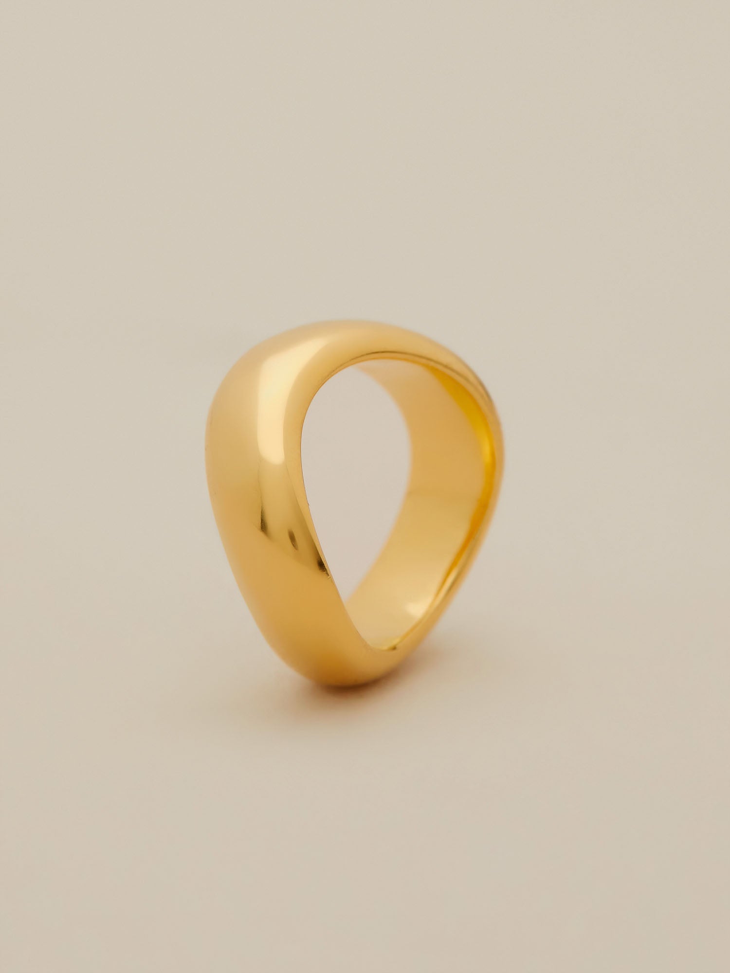 Levauro 18k Gold Simple Wave Ring