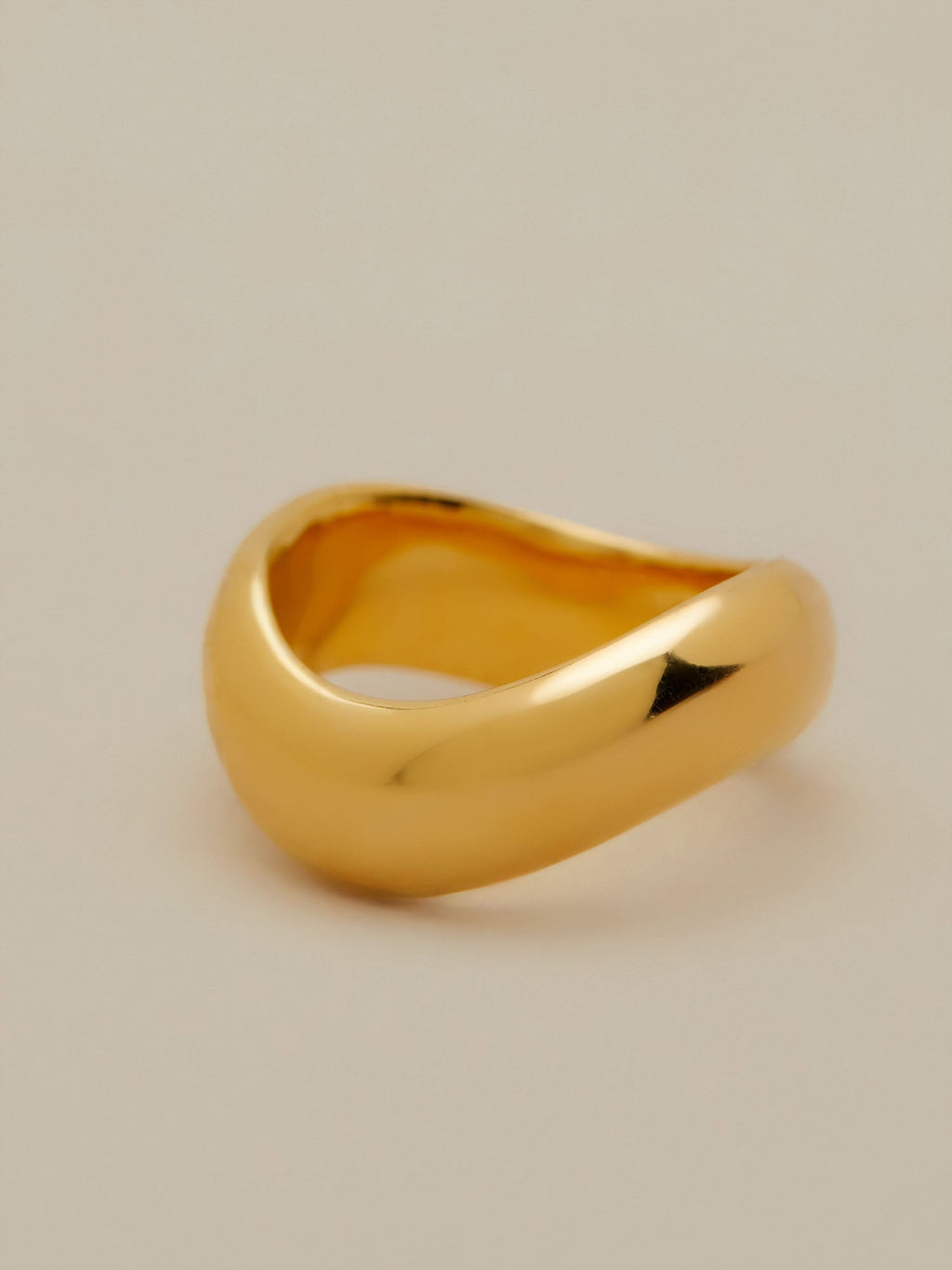 Levauro 18k Gold Simple Wave Ring