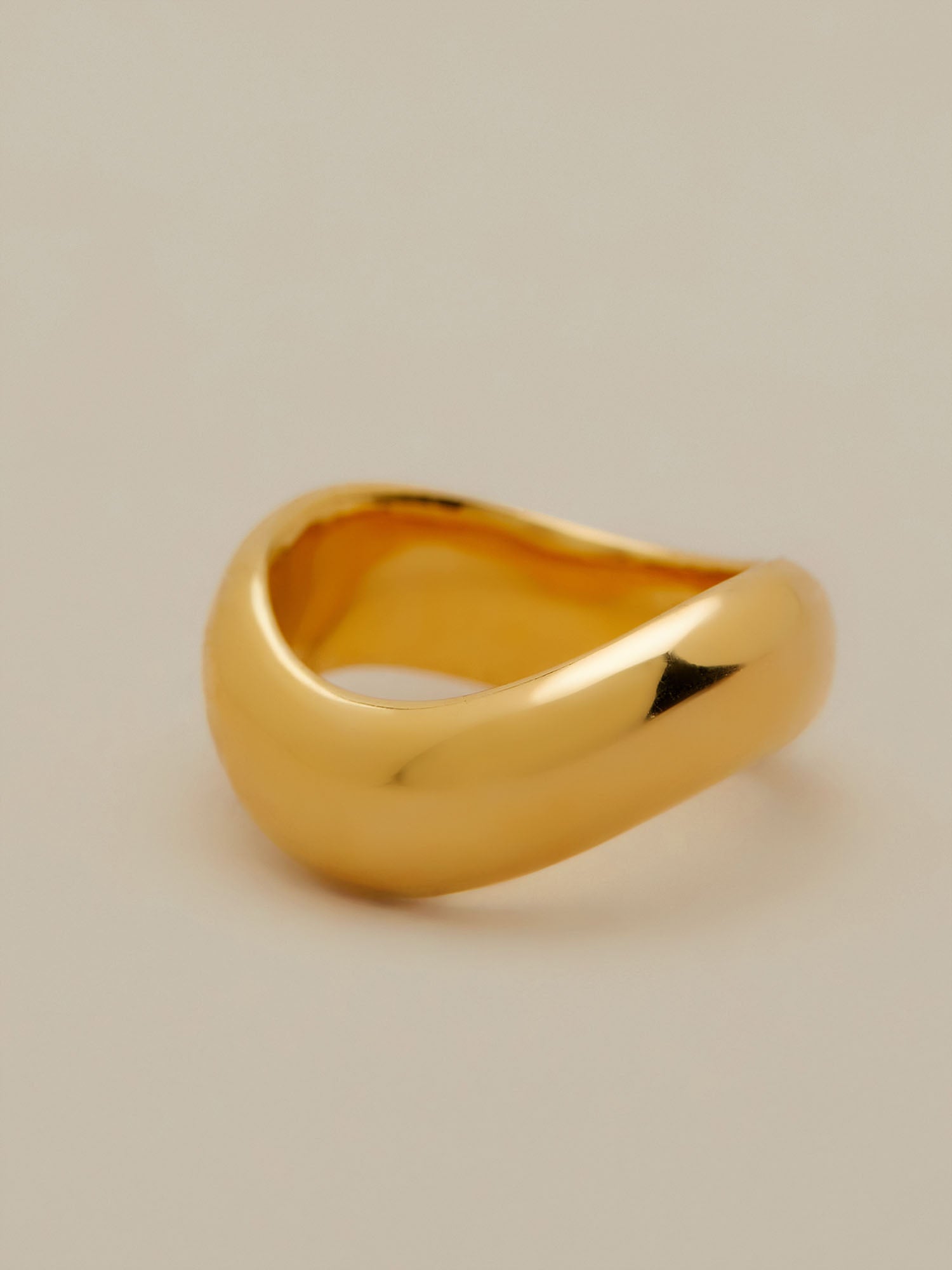 Levauro 18k Gold Simple Wave Ring