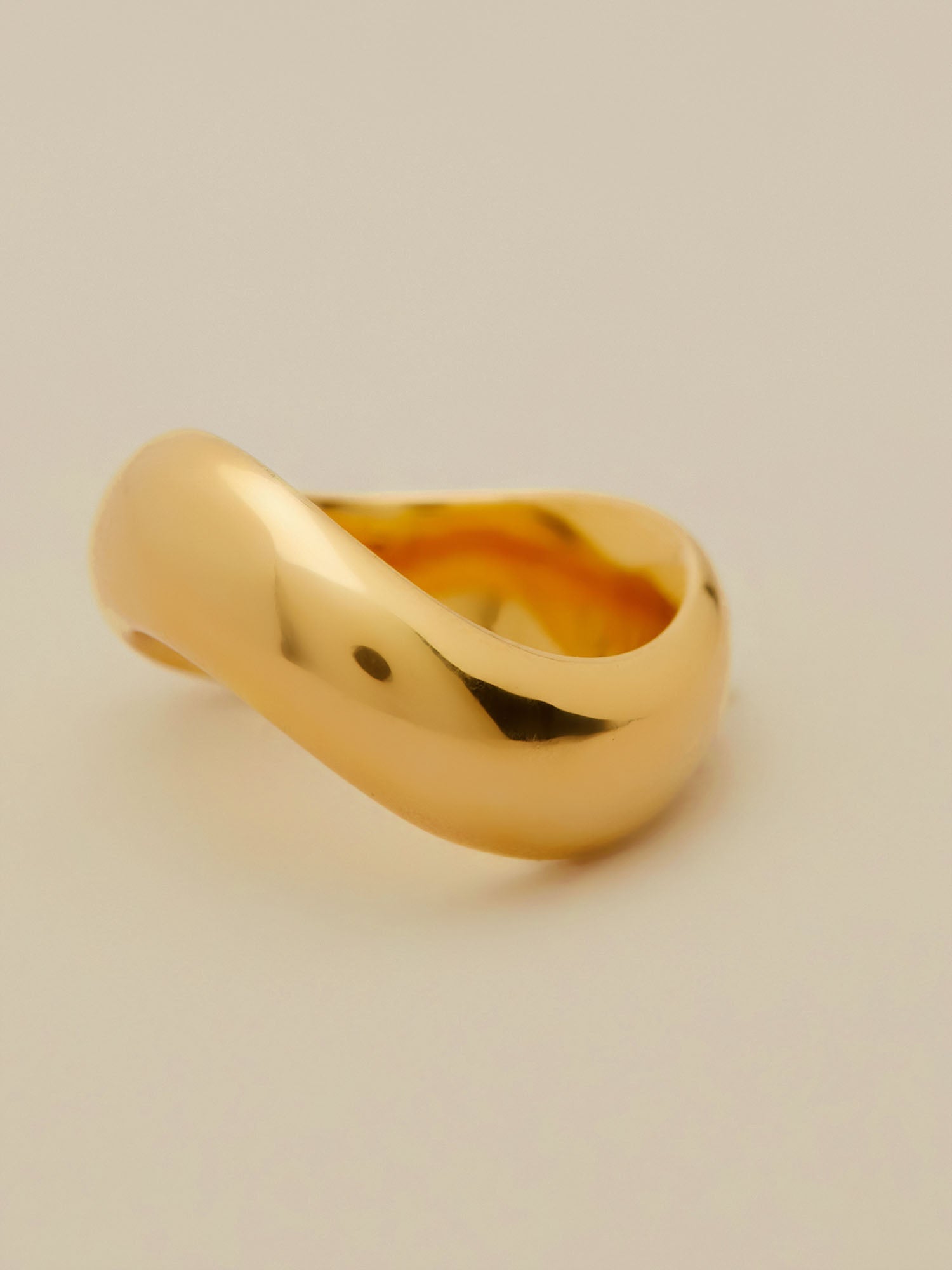 Levauro 18k Gold Simple Wave Ring