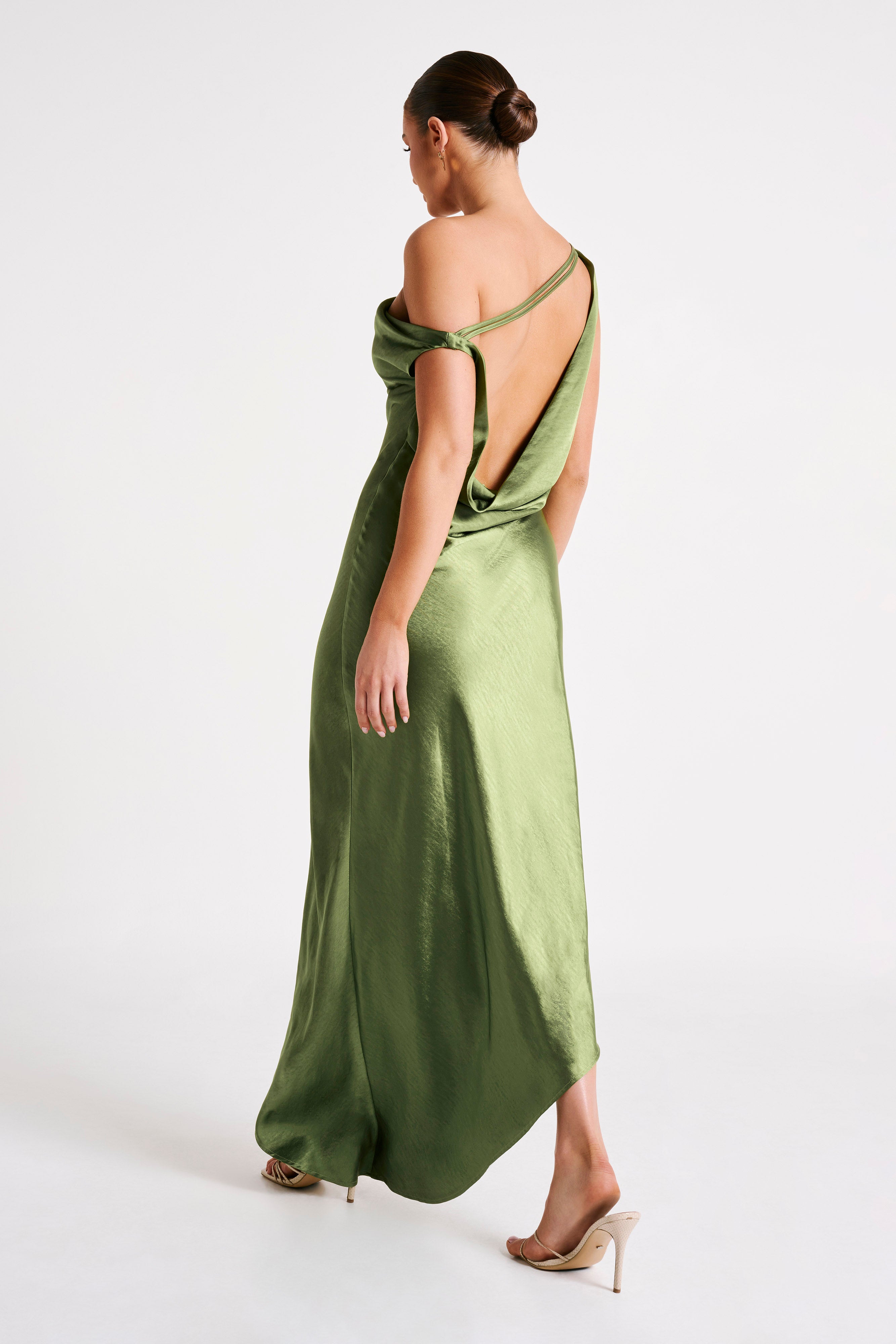 Levauro Asimetrik Kenarlı Yvette Slip Maxi Elbise - Zümrüt