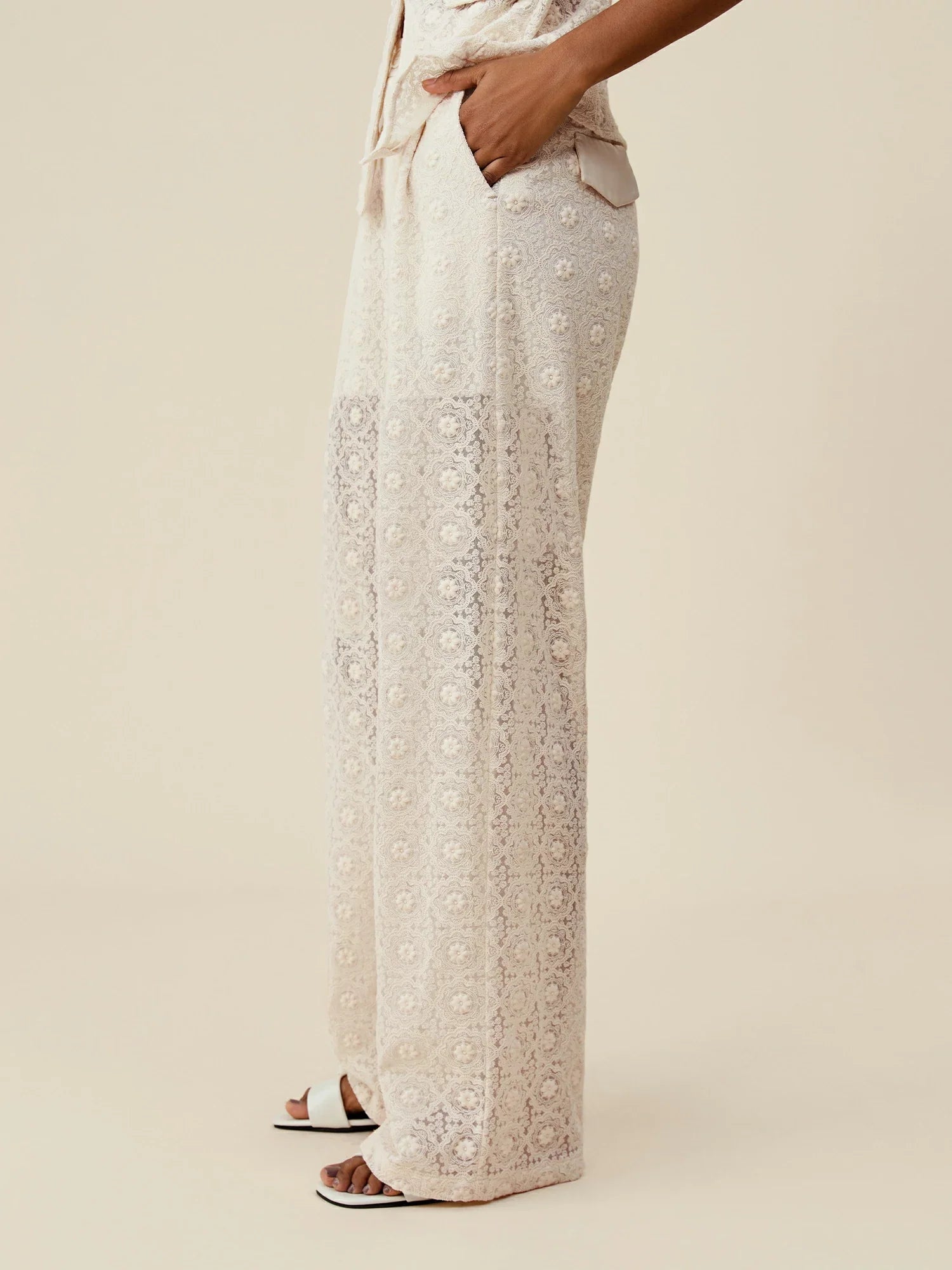 Levauro İşlemeli Dantel Geniş Paça Pantolon